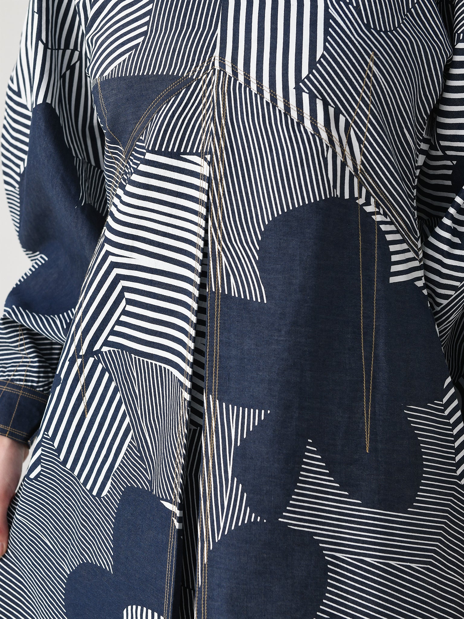 RS25-033 xNAVYSAKURASTRIPES-alt3