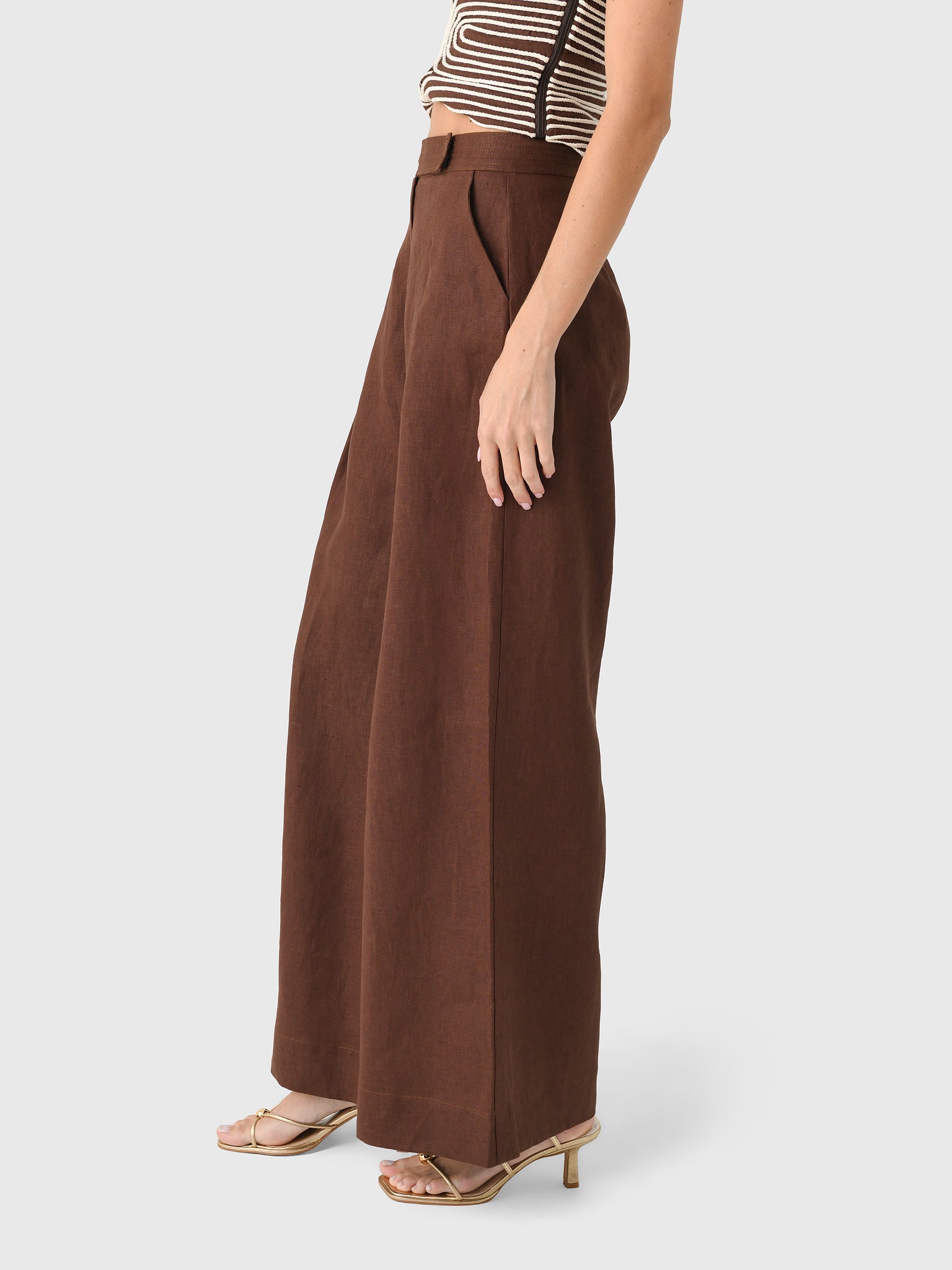 RT26045xMOCHA-alt2