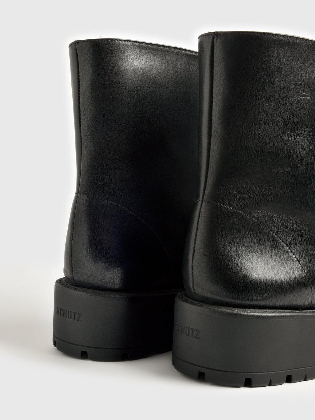 S2233100260002xBLACK-alt3