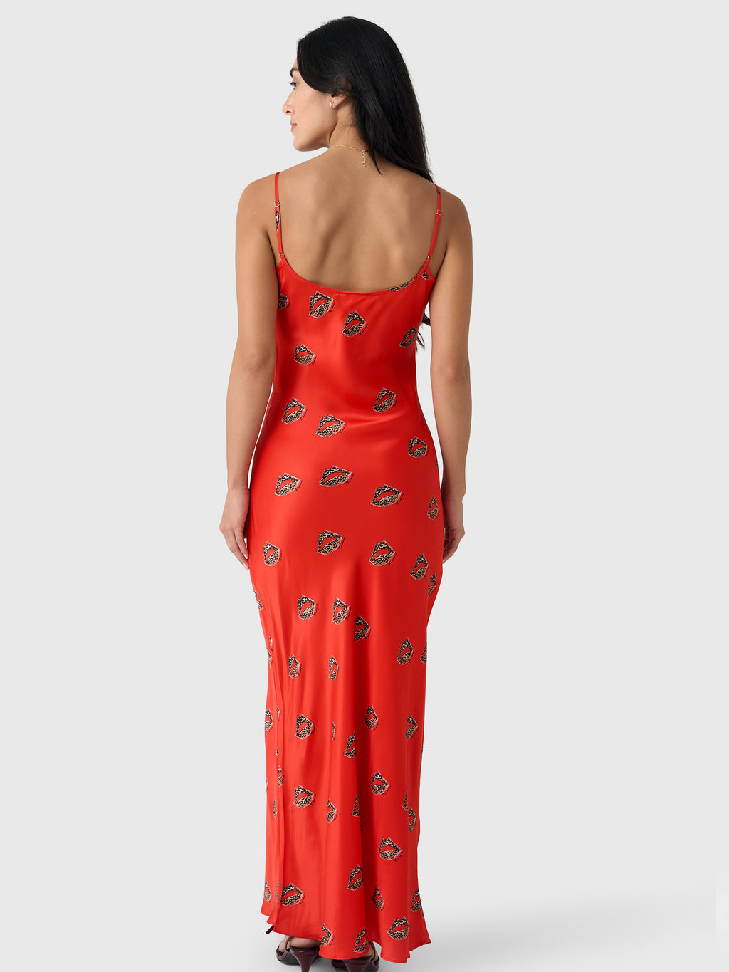 S251129.27JKxJUNGLEKISS-alt1
