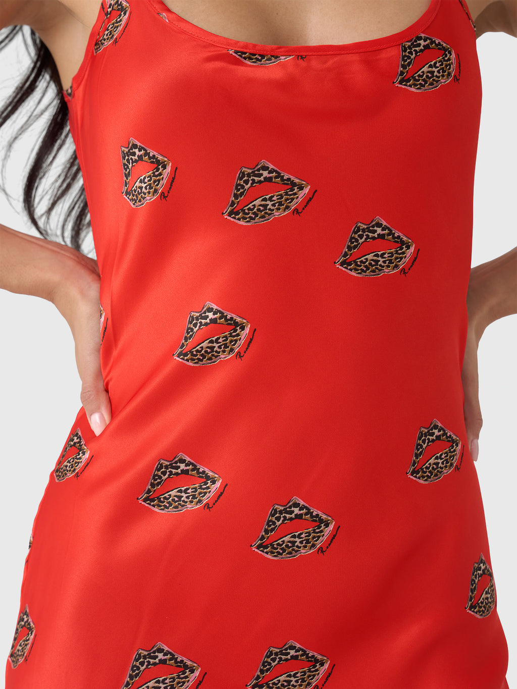S251129.27JKxJUNGLEKISS-alt3