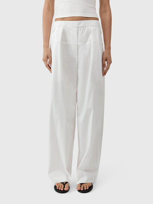 St. Agni Women's Relaxed Pleat Pant