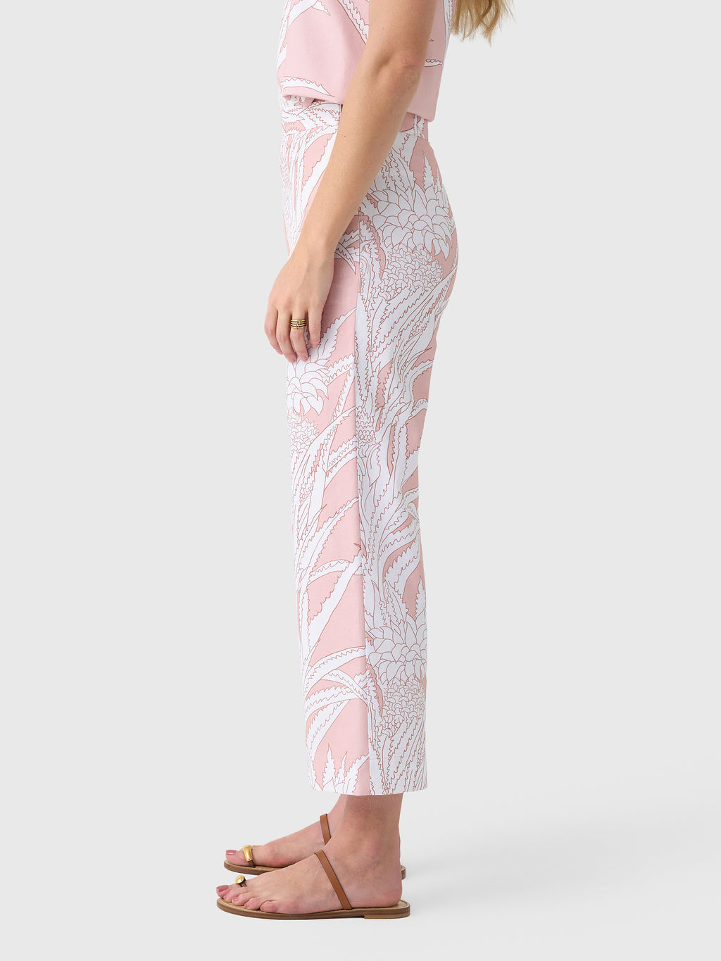 S26P02CS49xPINKPINEAPPLE-alt2