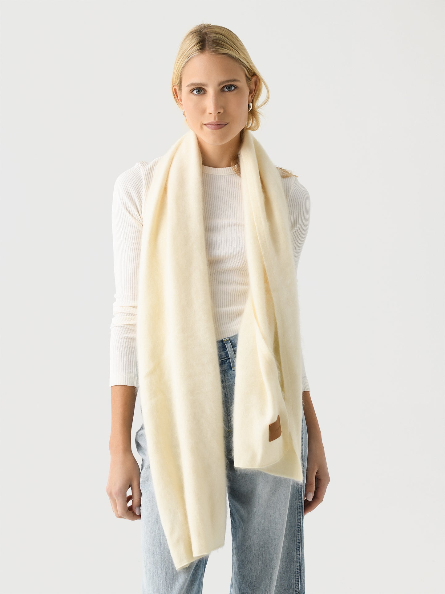 Vince Women's Brushed Cashmere Oversized Scarf - Saint Bernard