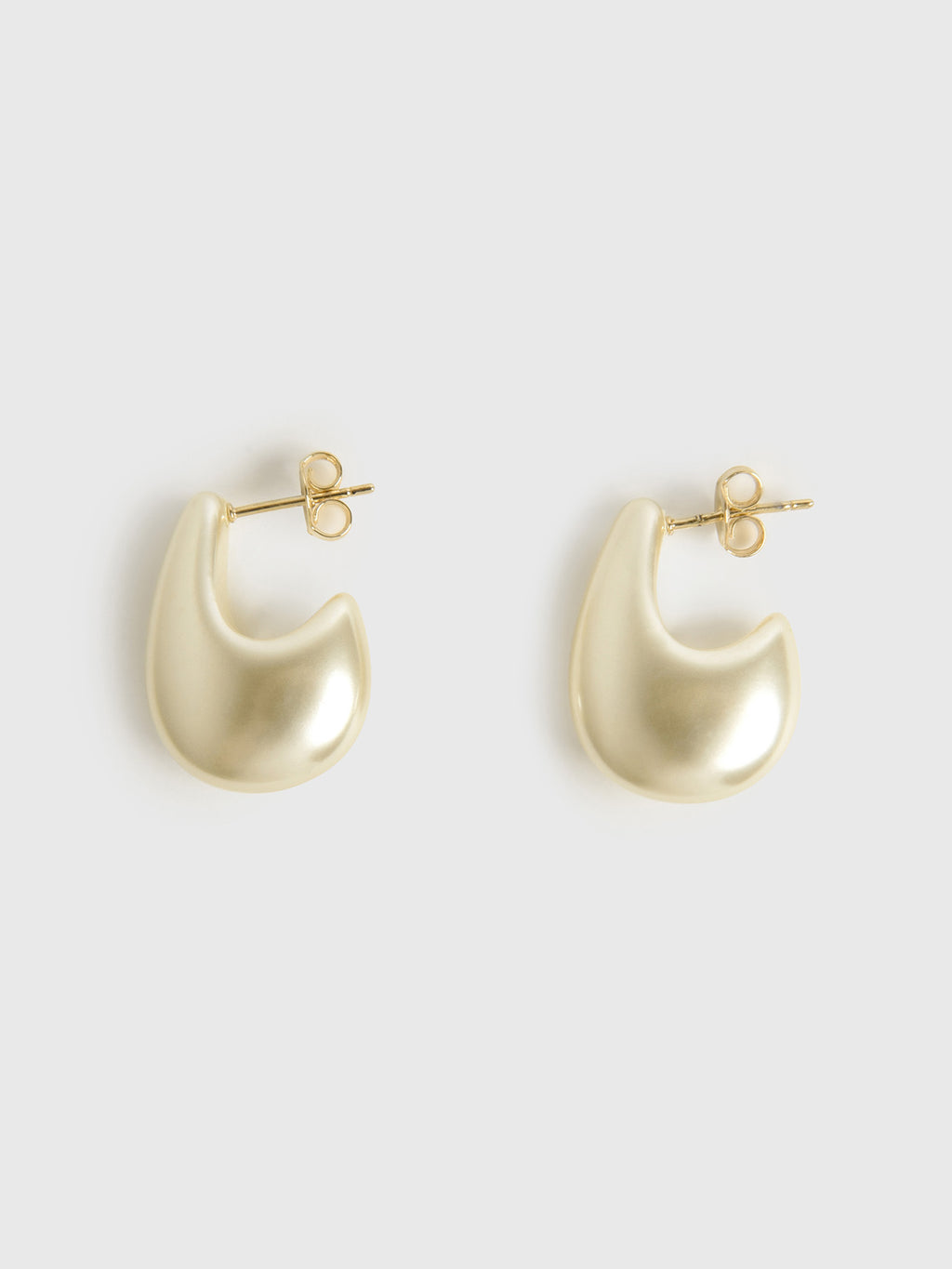 SMCURVEDPEARLHOOPxGOLD-alt1
