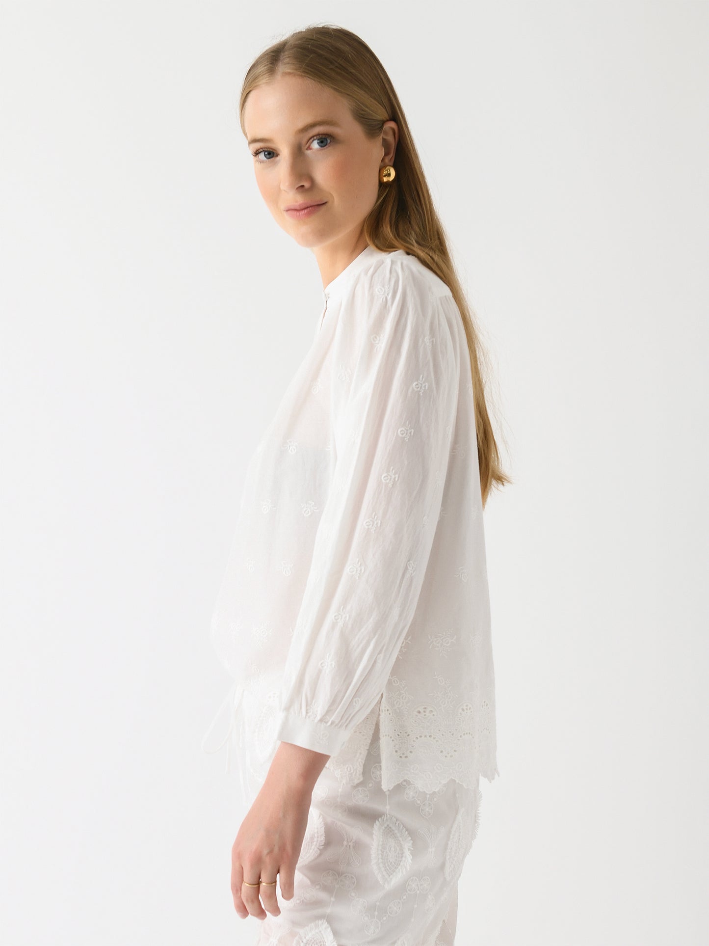 SP24-W1106-31xBRODERIEANGLAISE-alt2