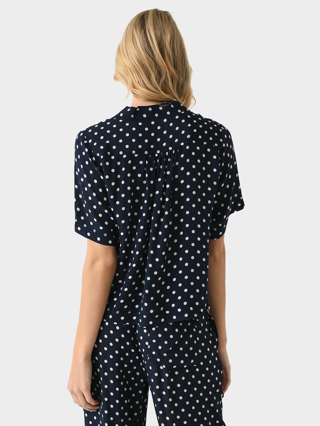 SP24-W1361-10xNAVYPOLKADOT-alt3