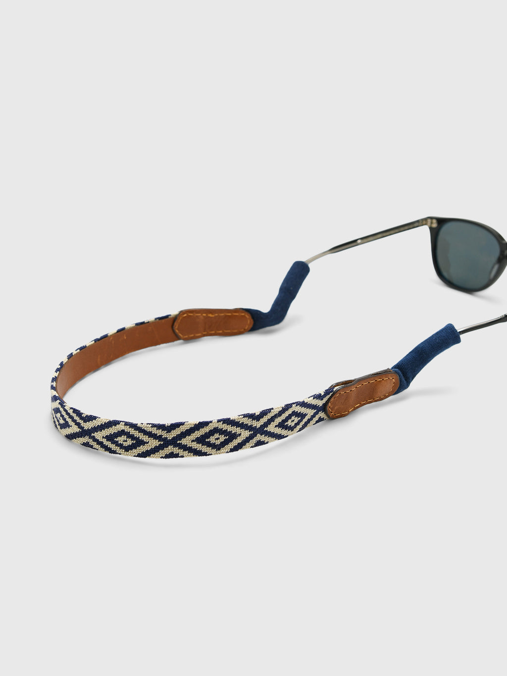 Smathers & Branson Gaucho Mini Needlepoint Sunglasses Strap - Saint Bernard
