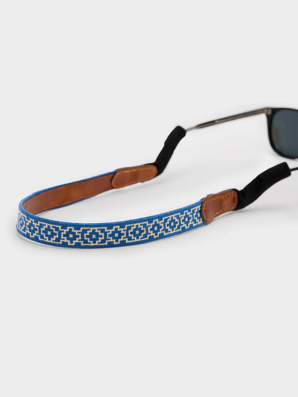 Smathers & Branson Claiborne Needlepoint Sunglasses Strap - Saint Bernard
