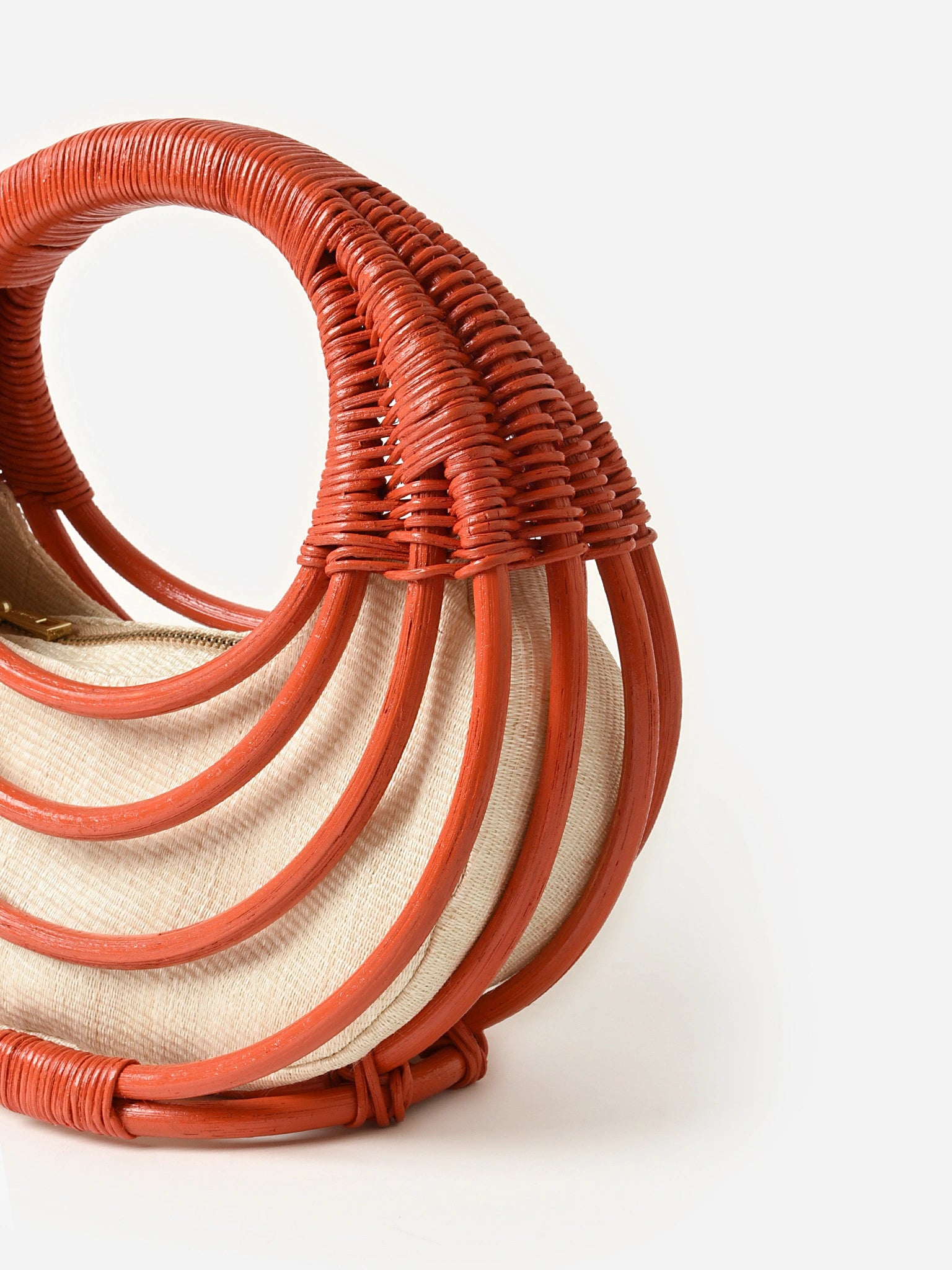 SS2024057xCORALRED-alt2