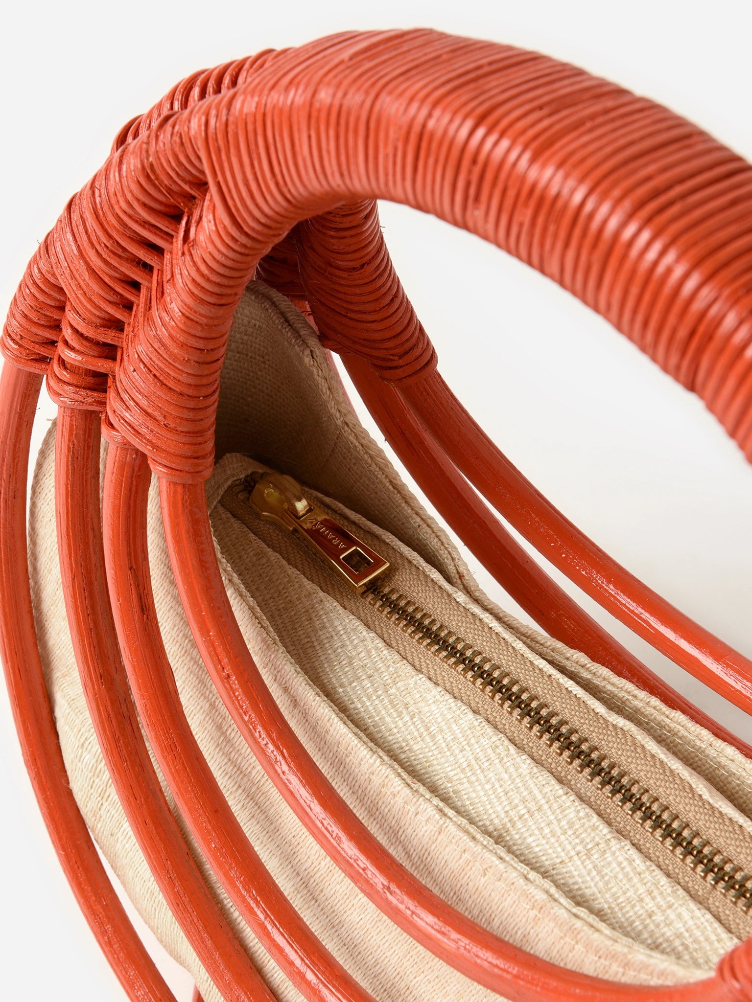 SS2024057xCORALRED-alt3