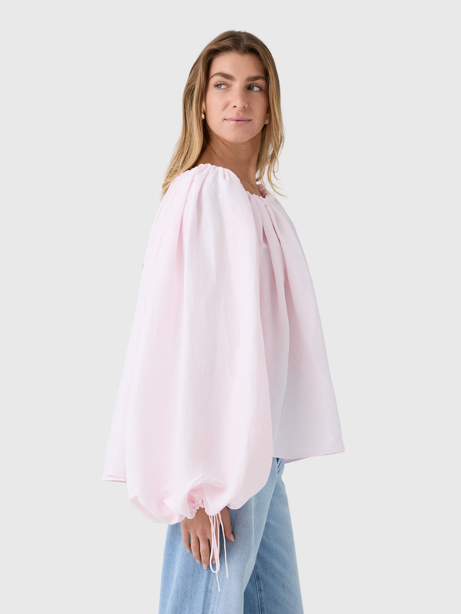 Awake Mode Women's One-Sleeve Voluminous Top - Saint Bernard