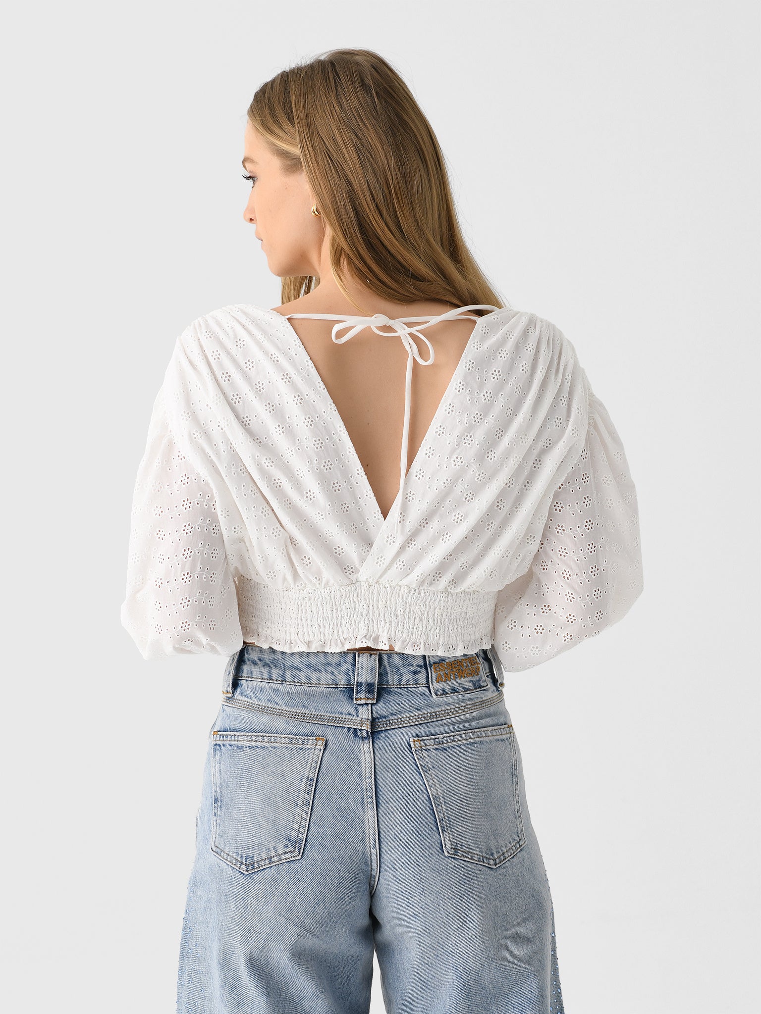 ST3037xWHITEEYELET-alt3