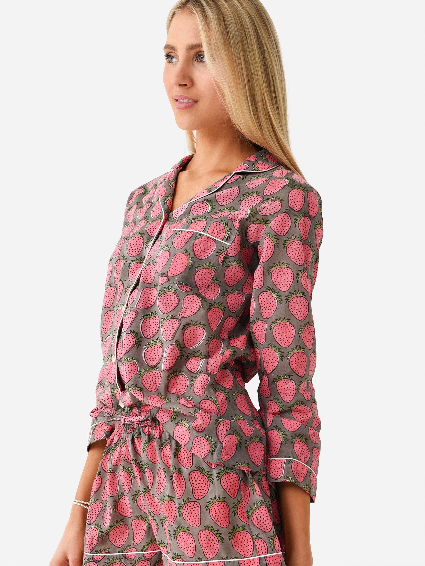 Sur La Vague Women's Strawberry Pajama Set - Saint Bernard