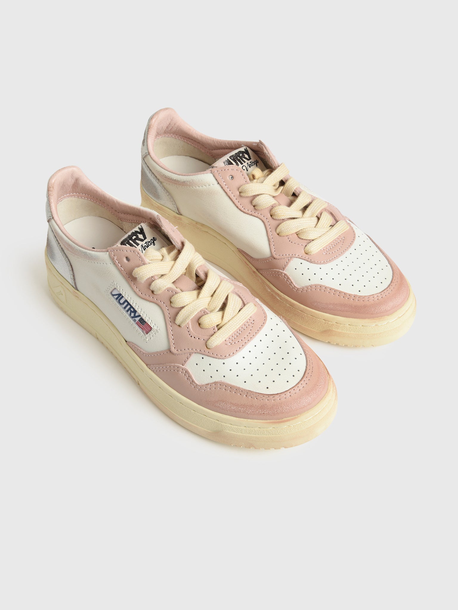 Autry Women's Medalist Low Super Vintage Sneaker - Saint Bernard