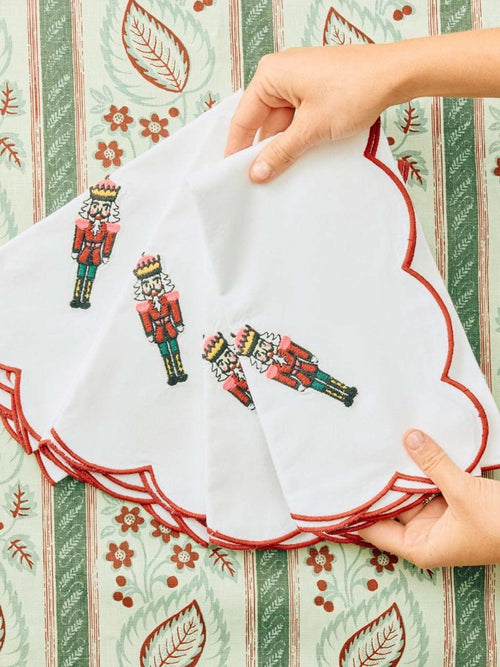 Weezie Scallop Dinner Napkin Set