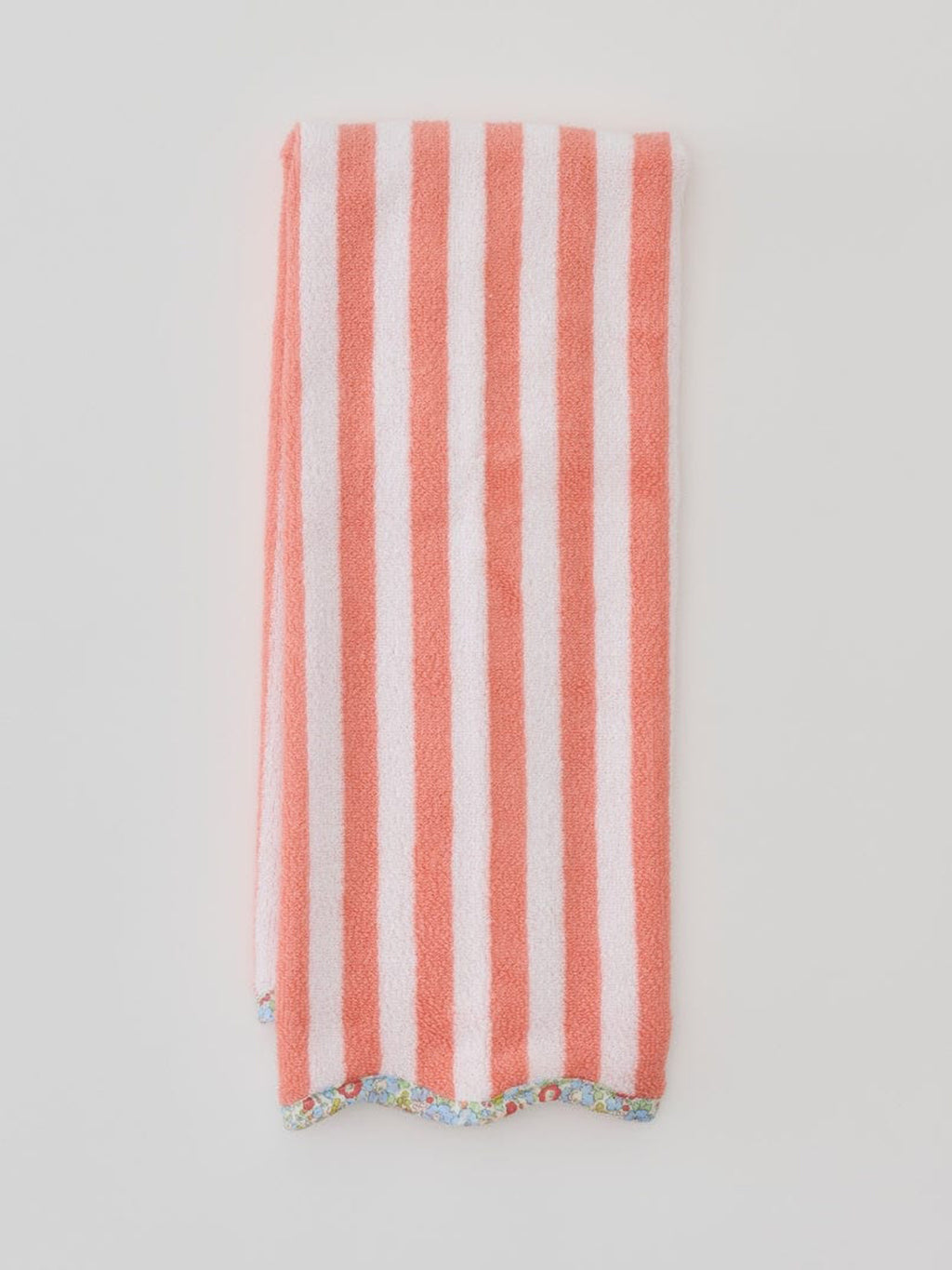 Weezie Scallop Tennis Towel - Saint Bernard