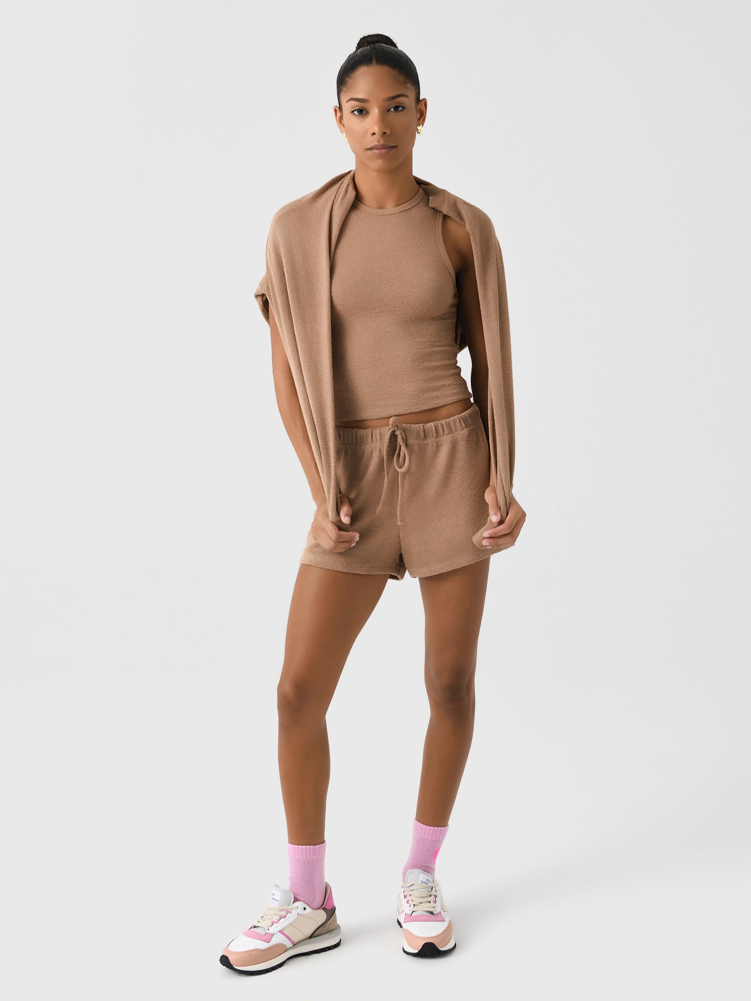 T196-everlyxWALNUT-alt1