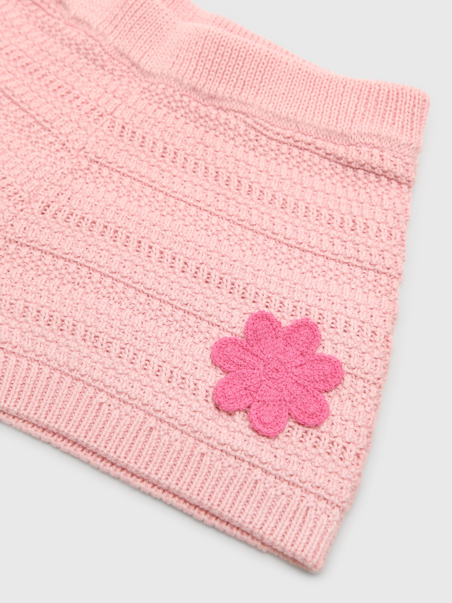 Design History Girls' Crochet Short - Saint Bernard