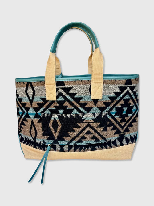 JOANSiE Getaway Tote Bag