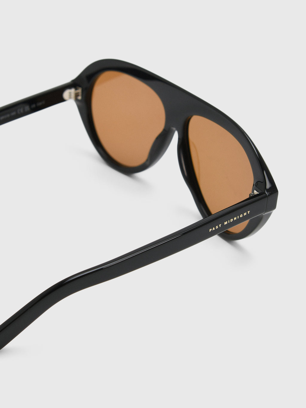 Past Midnight The Icon Sunglasses - Saint Bernard