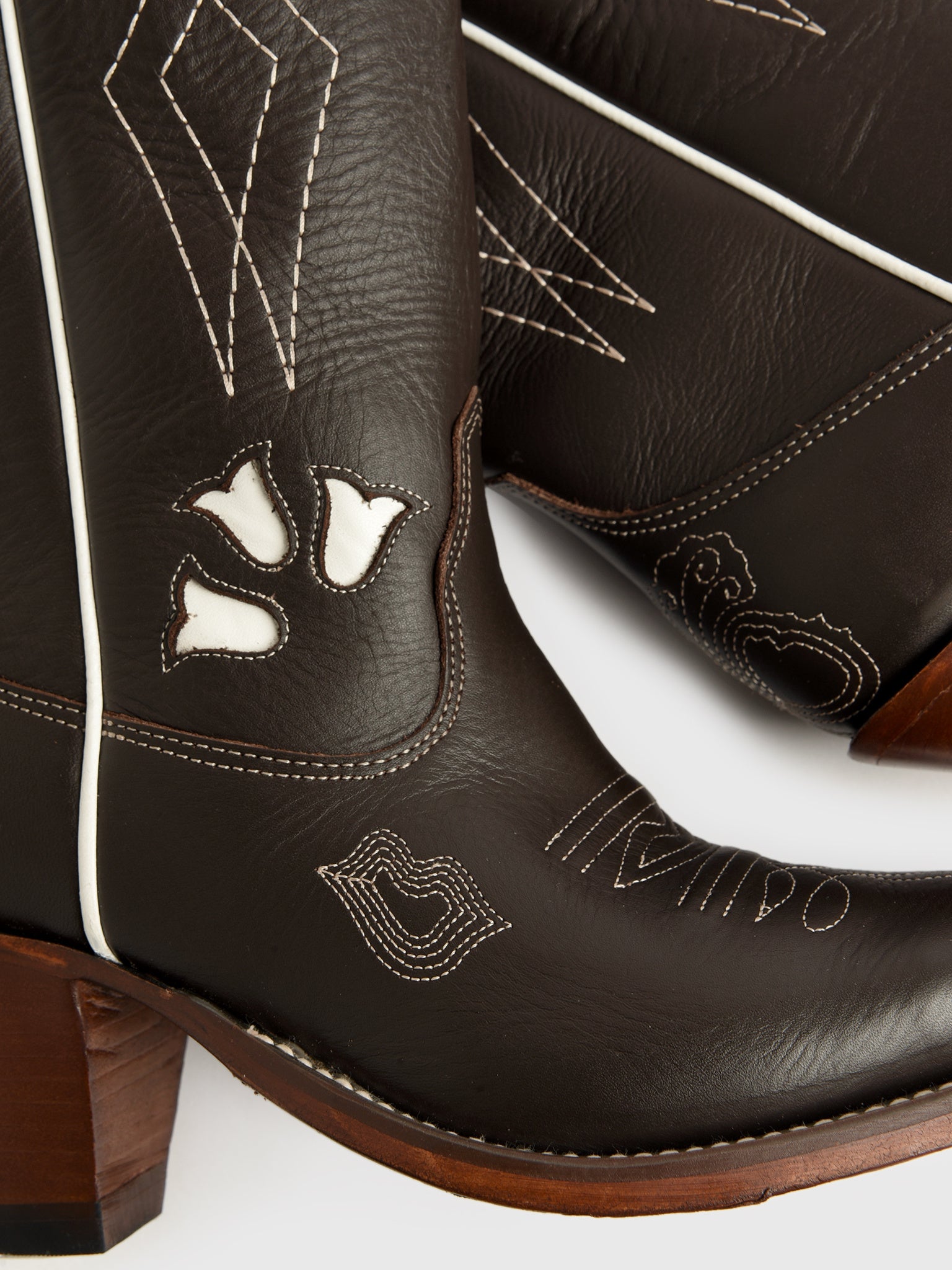 THE SUNNYxCHOCOLATEWHITE-alt4