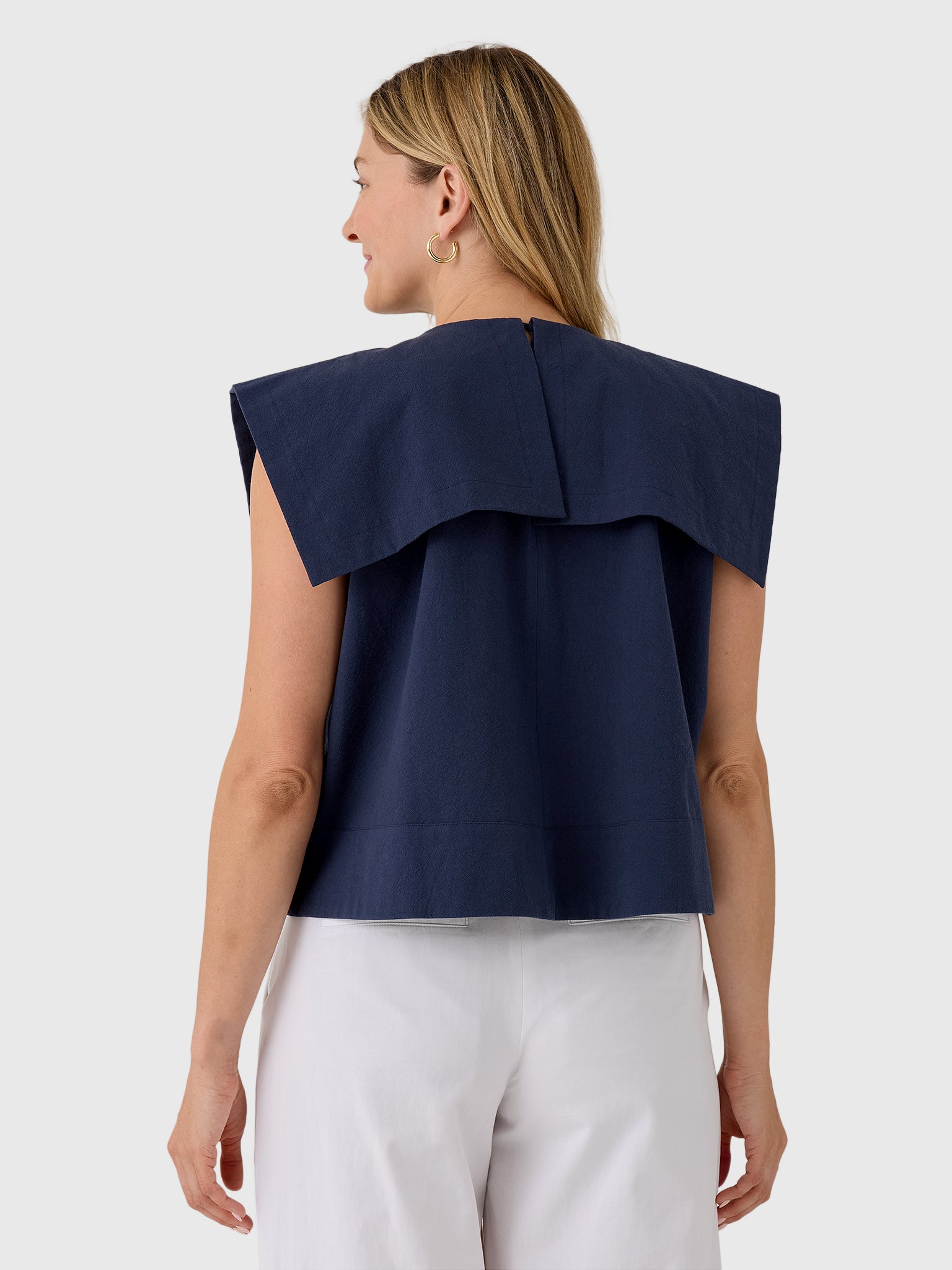 Les Vacances d'Irina Women's Puritan Vest - Saint Bernard