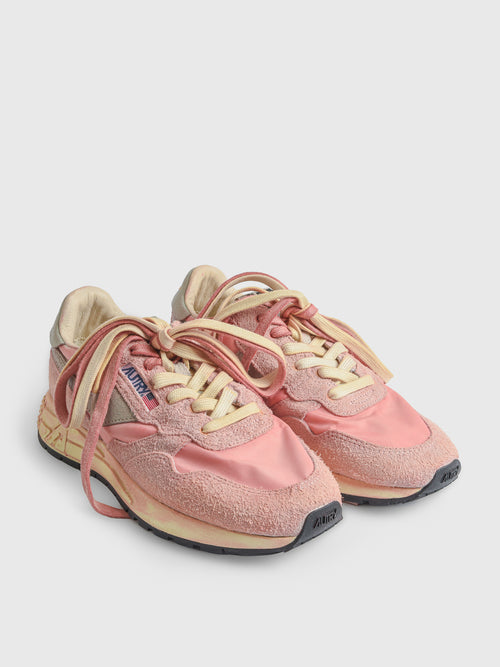 Autry Women's Reelwind Low Super Vintage Sneaker