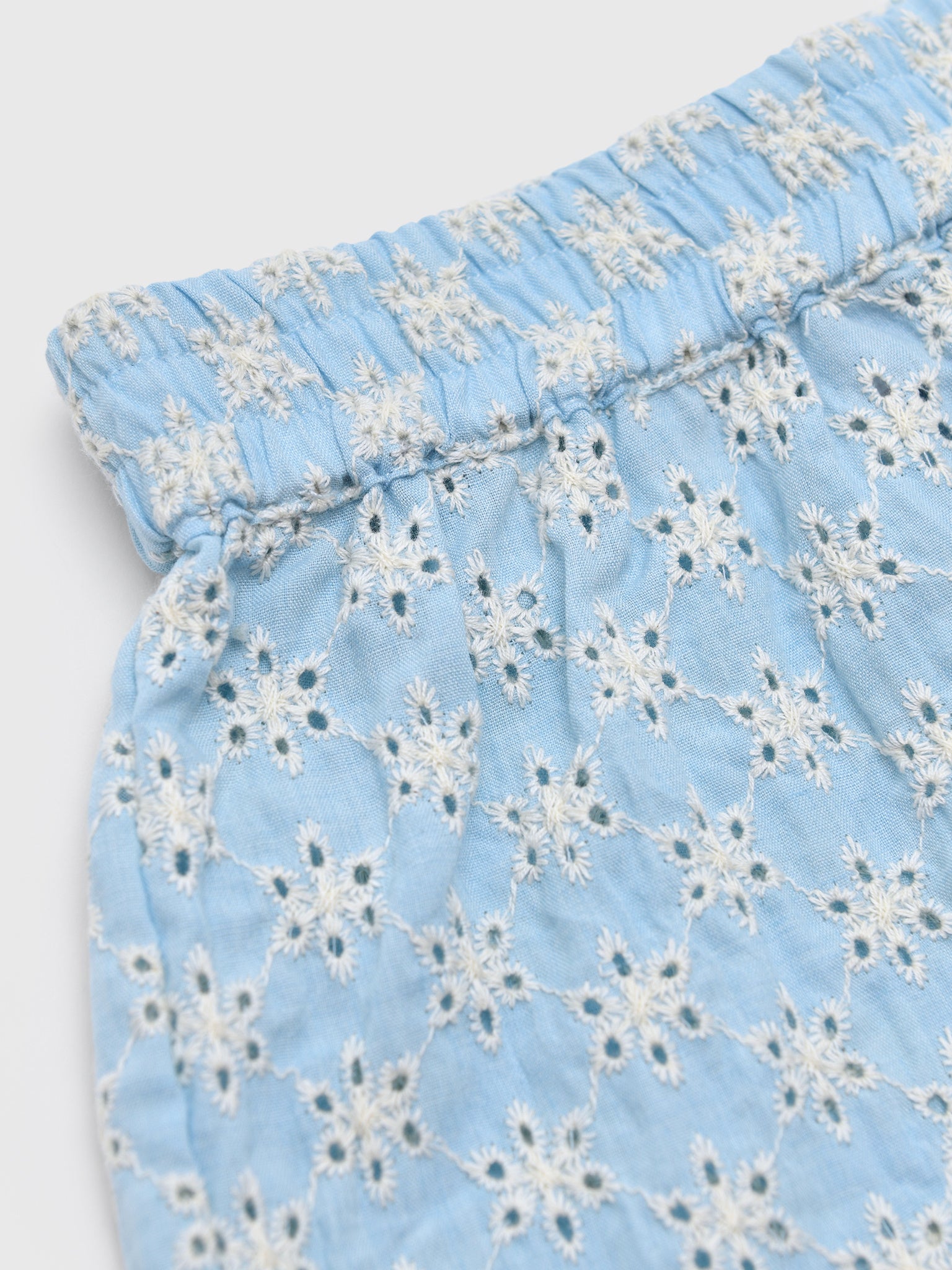 Design History Girls' Eyelet Short - Saint Bernard