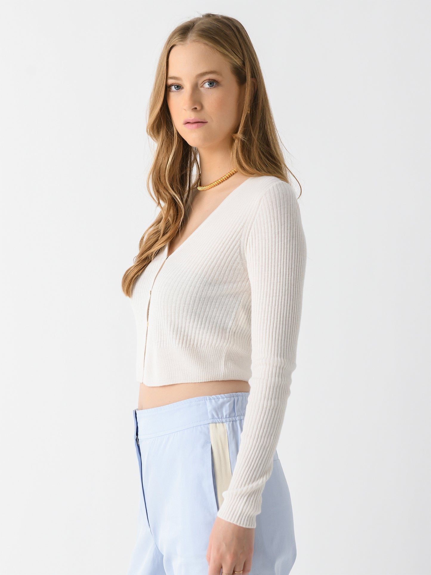 V032079546xOFFWHITE-alt2