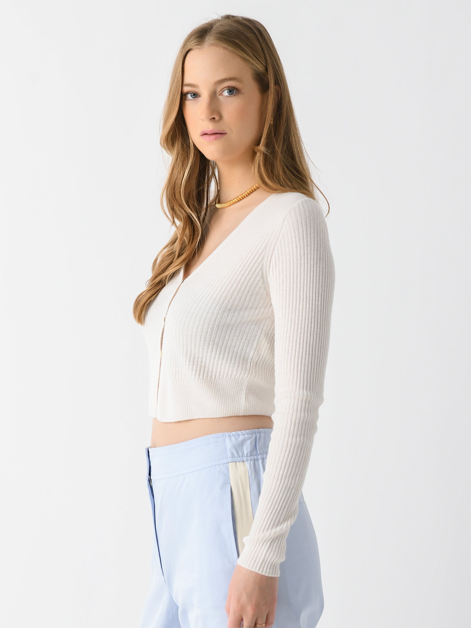 V032079546xOFFWHITE-alt2