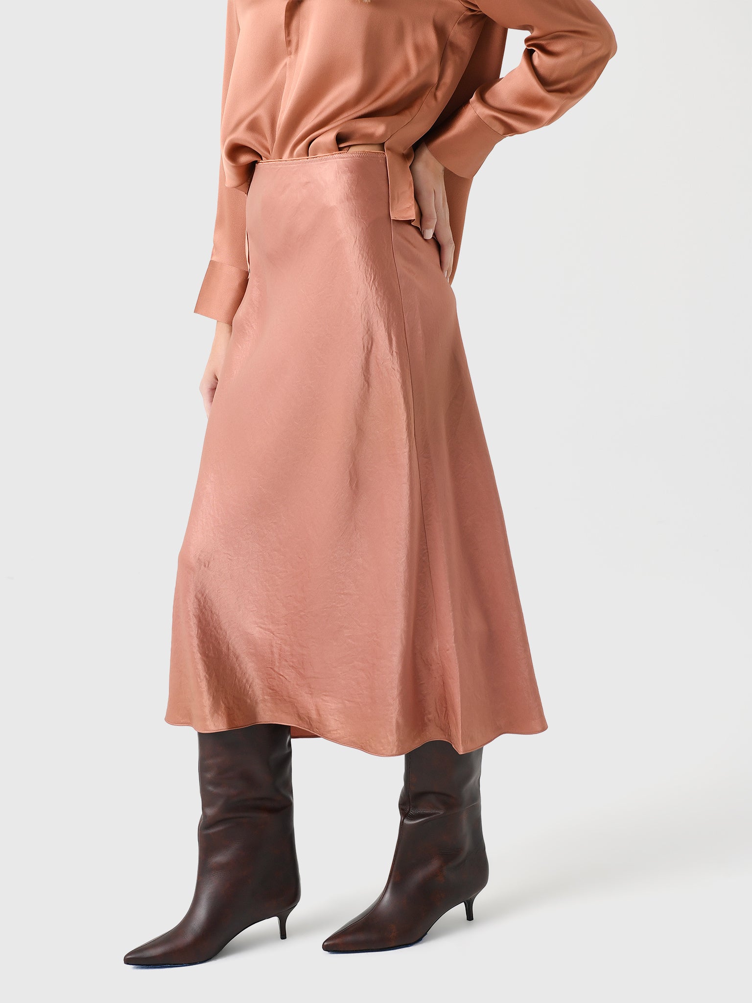 V061930960xPETALAMBER-alt2