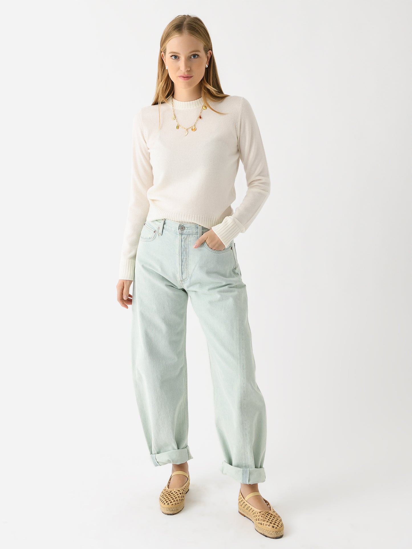 V067779622xOFFWHITE-alt1