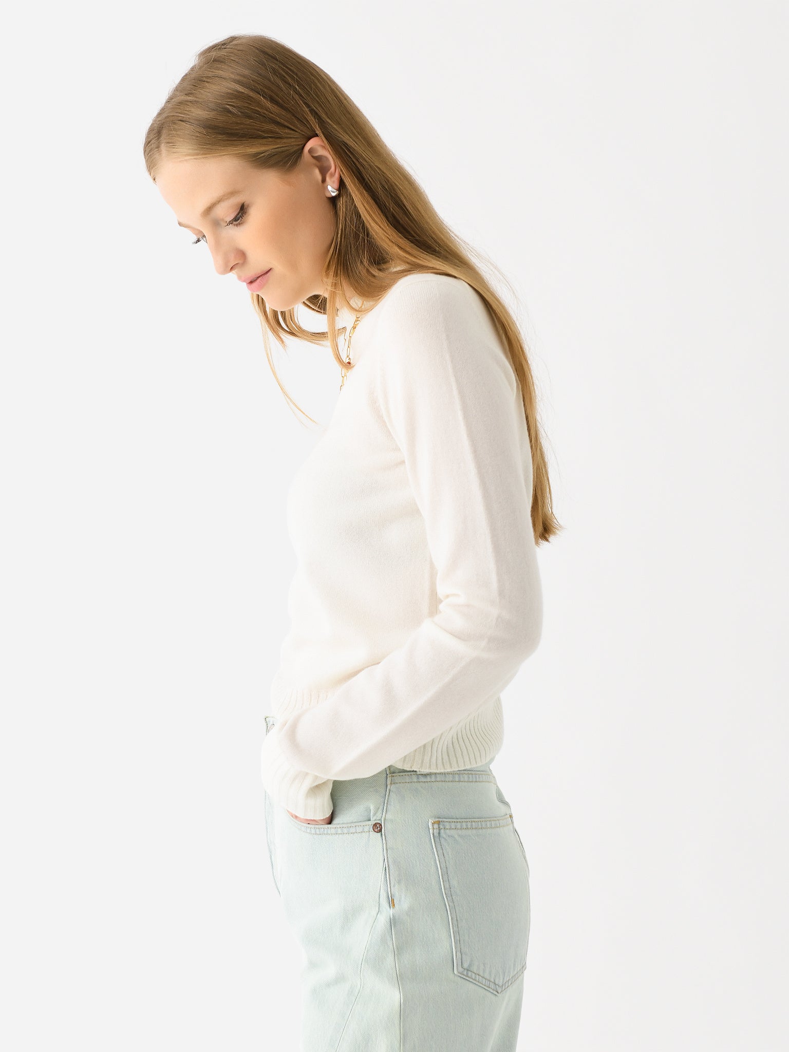 V067779622xOFFWHITE-alt2