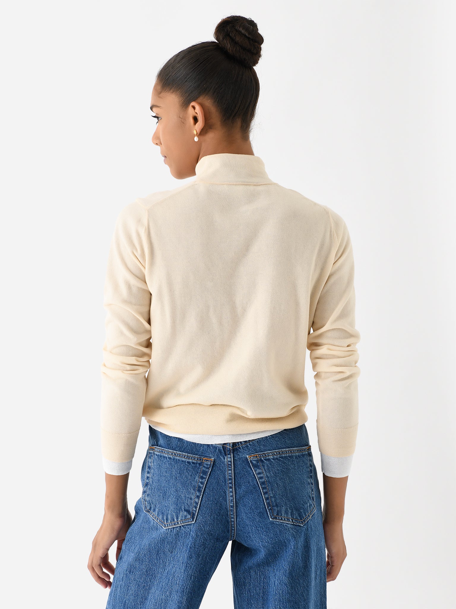 V068279660xWHITESANDOPTICWHITE-alt3