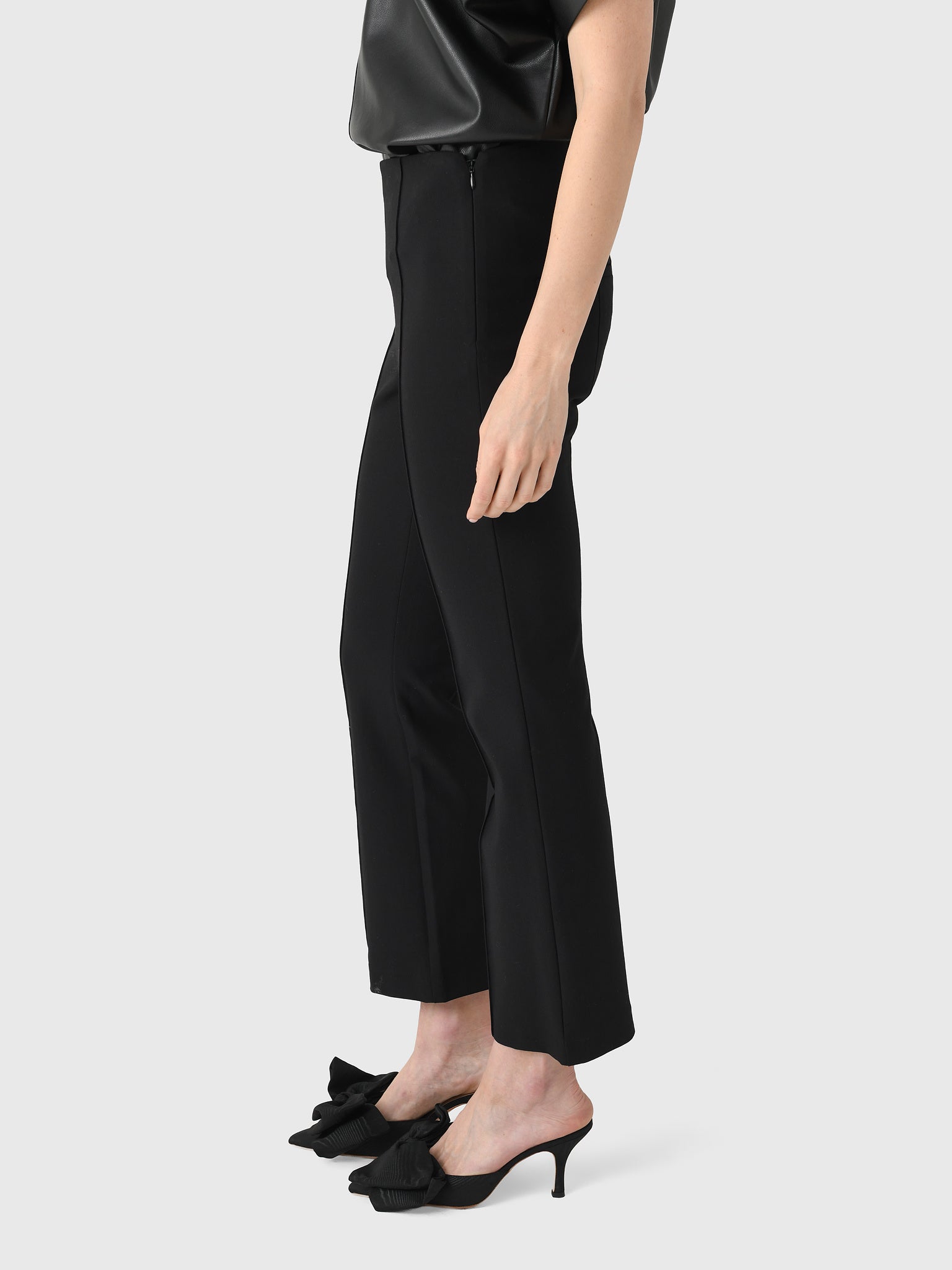 V073222395xBLACK-alt2