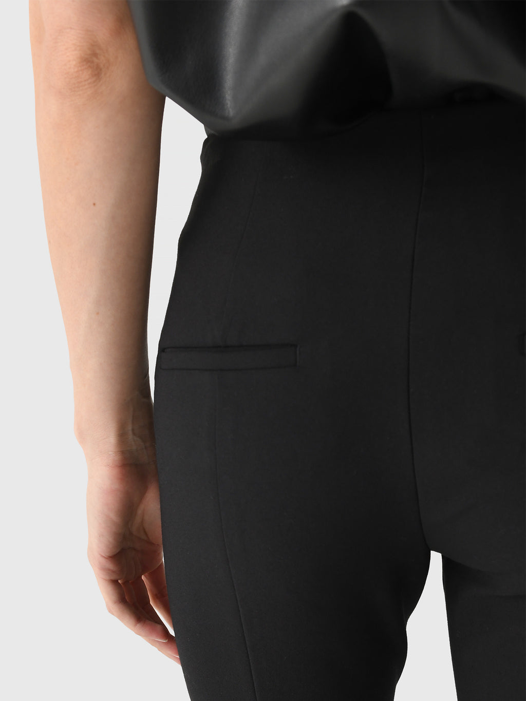 V073222395xBLACK-alt4