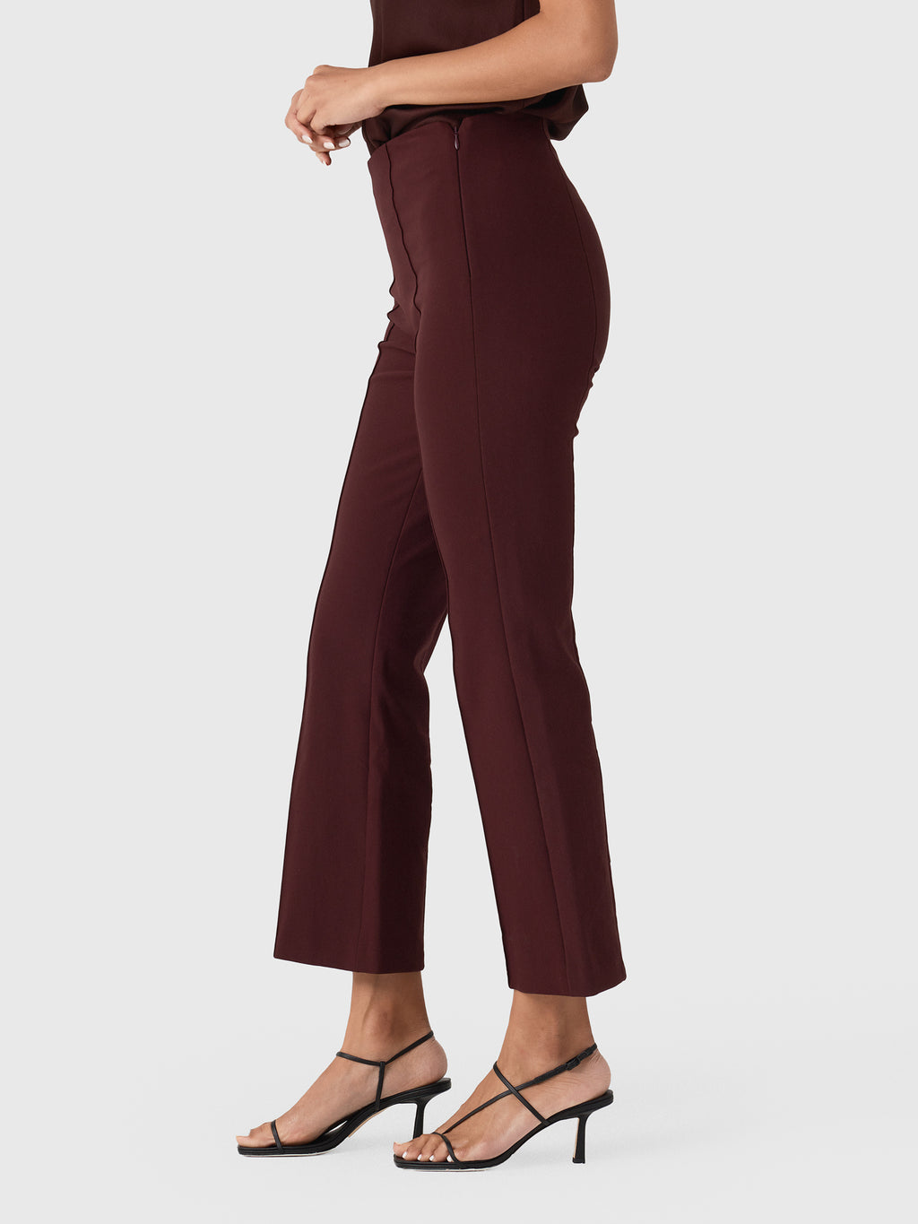 Vince Women's Niki Mid-Rise Pintuck Crop Flare Pant - Saint Bernard