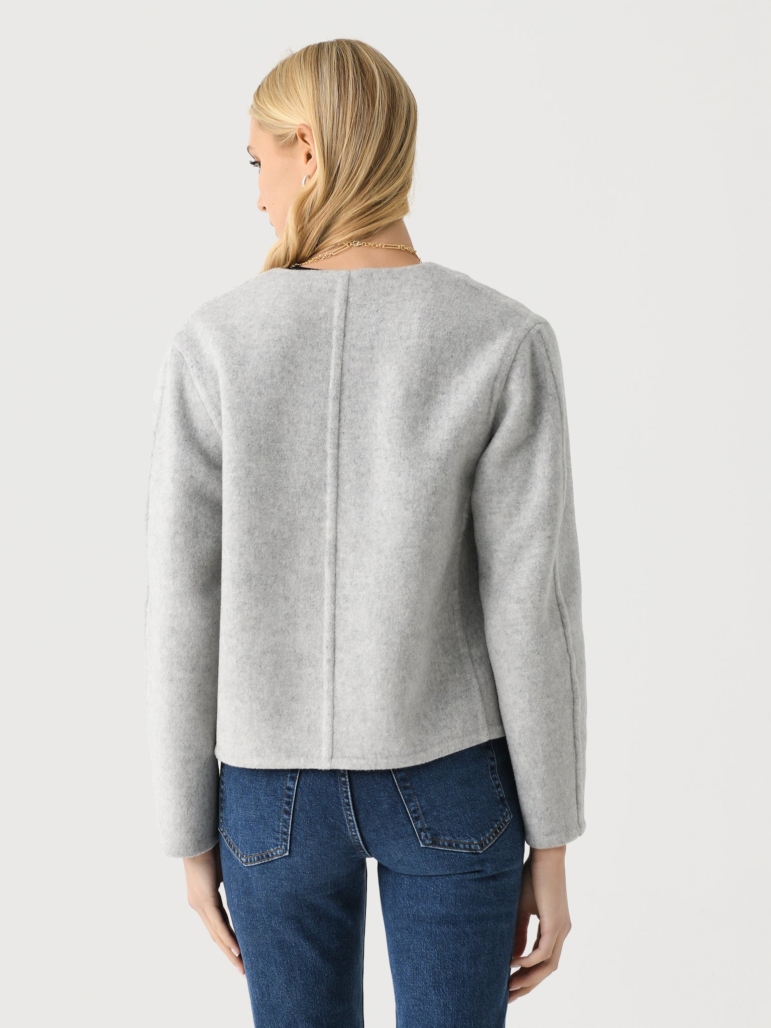 V082091596xHEATHERSTONEGREY-alt3