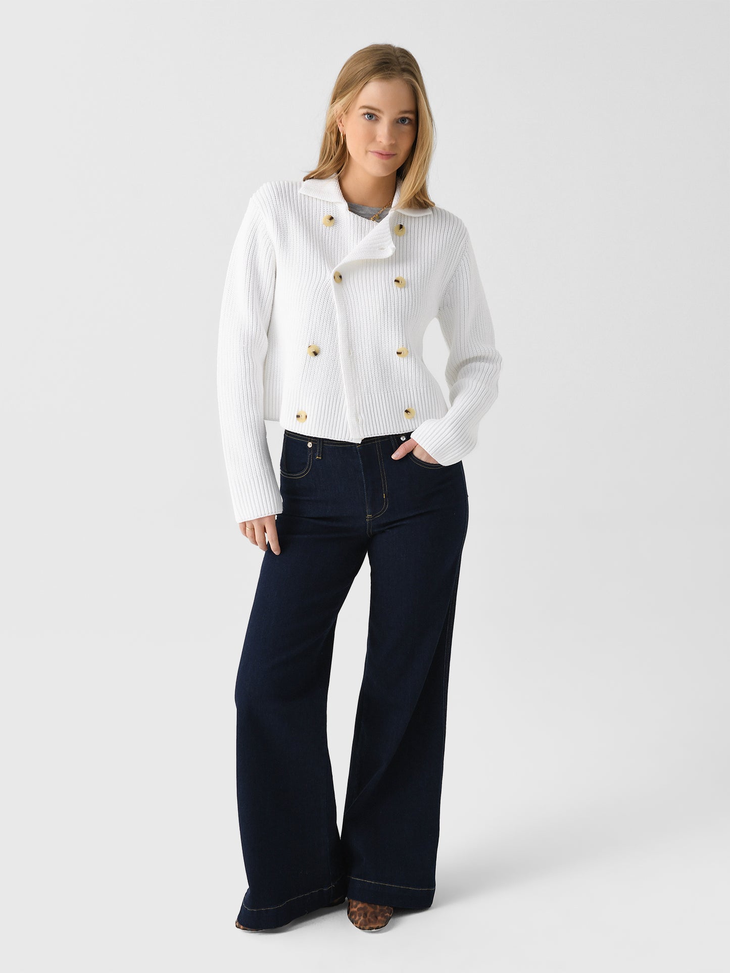 V108879709xOPTICWHITE-alt1