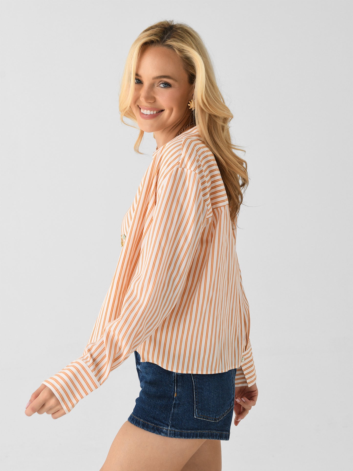 V111013064xMARIGOLDOFFWHITE-alt2