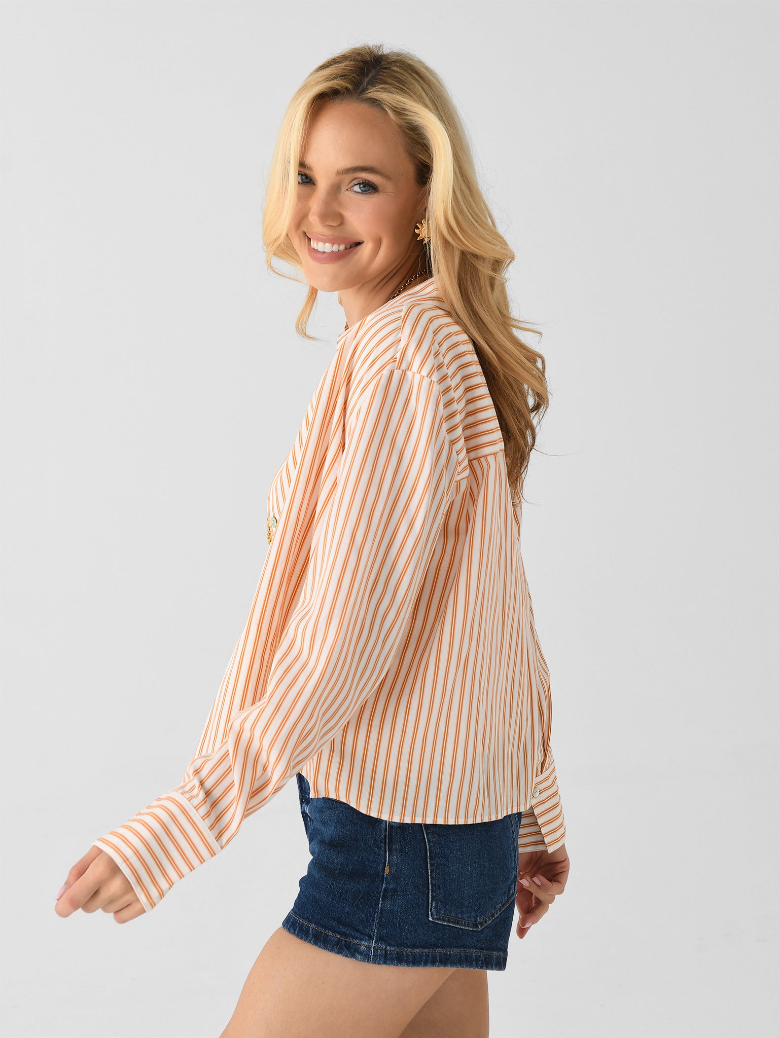 V111013064xMARIGOLDOFFWHITE-alt2