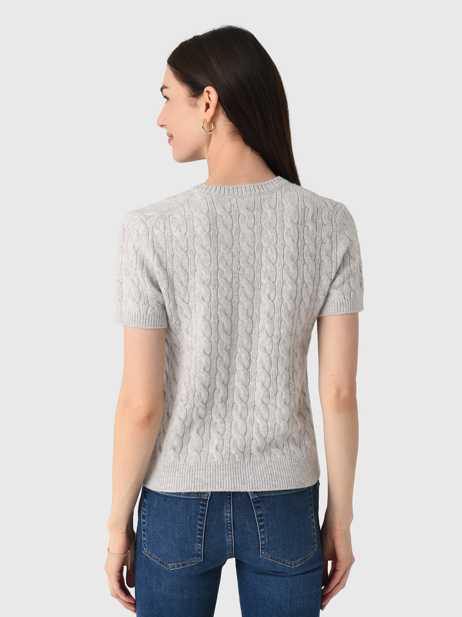 V161979846xPALEGREY-alt2