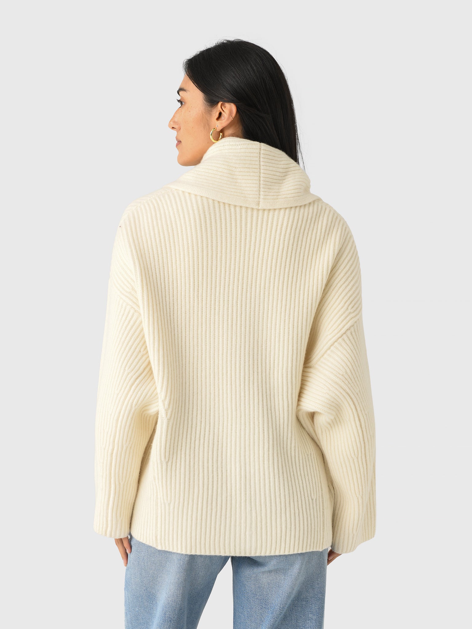 V166179849xOFFWHITE-alt3