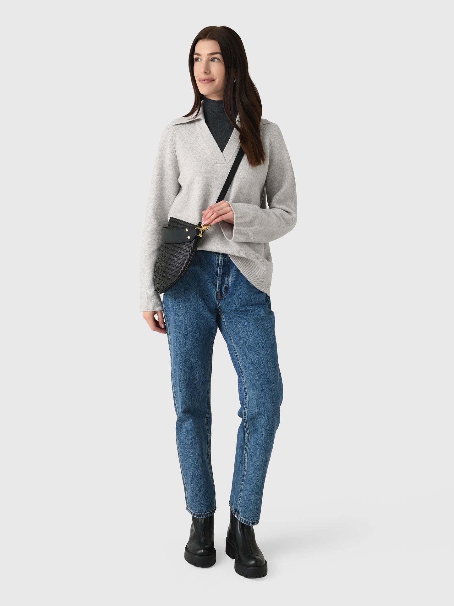 V167379835xPALEGREY-alt1