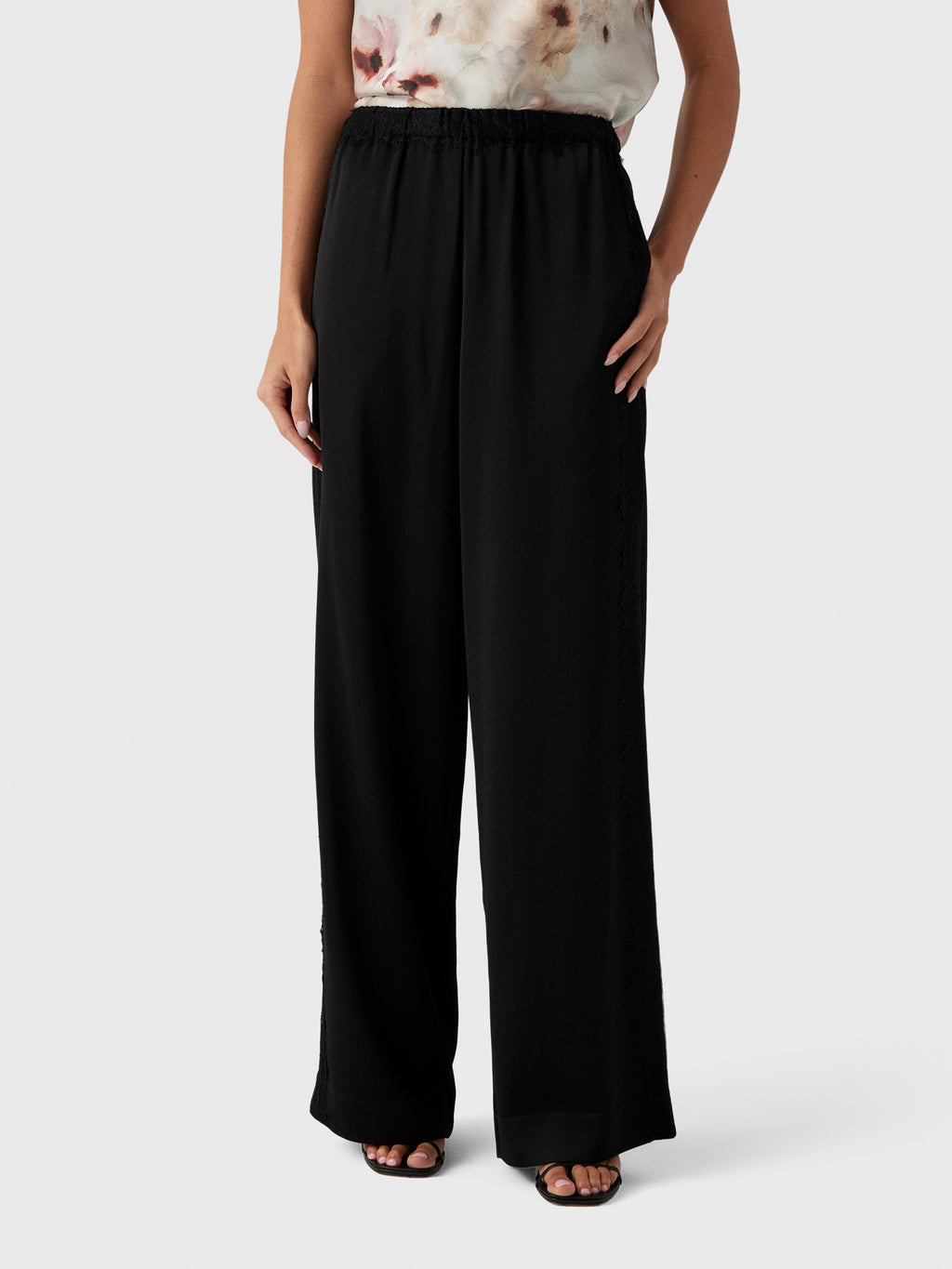 Vince Women's Mid-Rise Lace-Trim Pull-On Pant - Saint Bernard