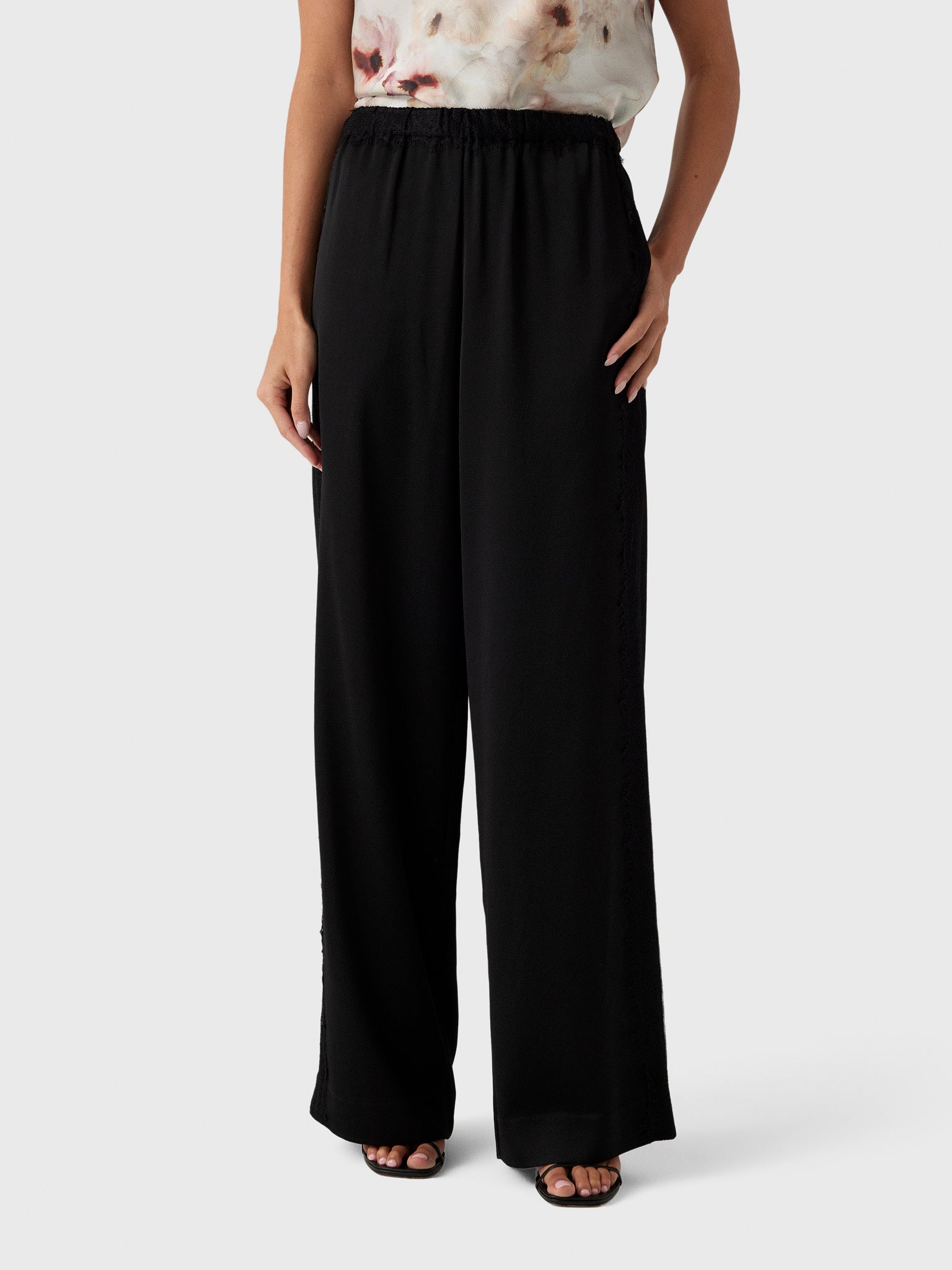Vince Women's Mid-Rise Lace-Trim Pull-On Pant - Saint Bernard