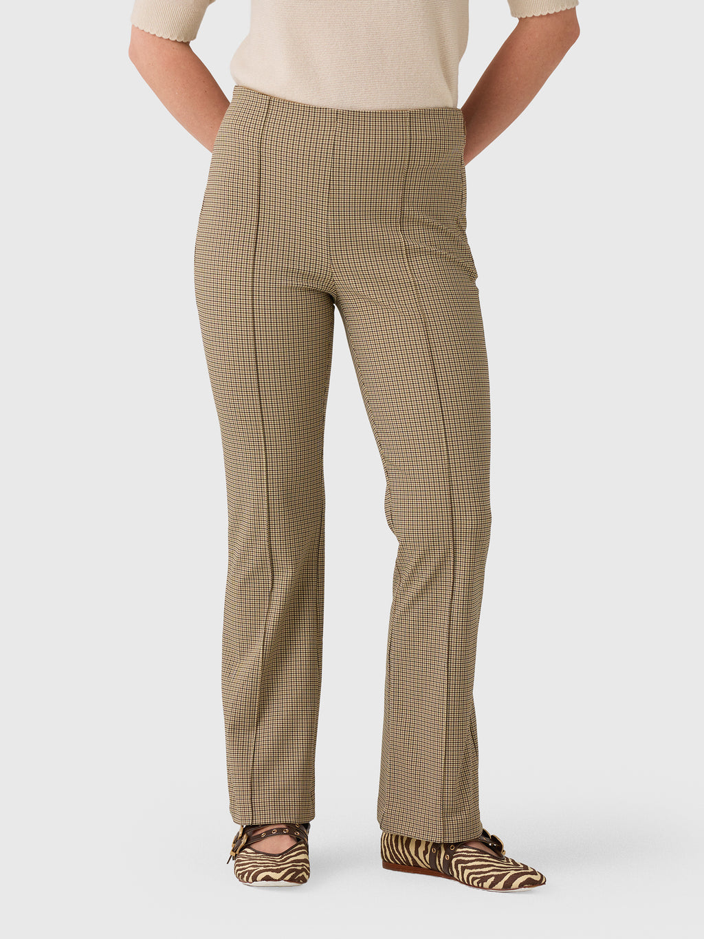 Vince Women's Niki Plaid Mid-Rise Crop Flare Pant - Saint Bernard