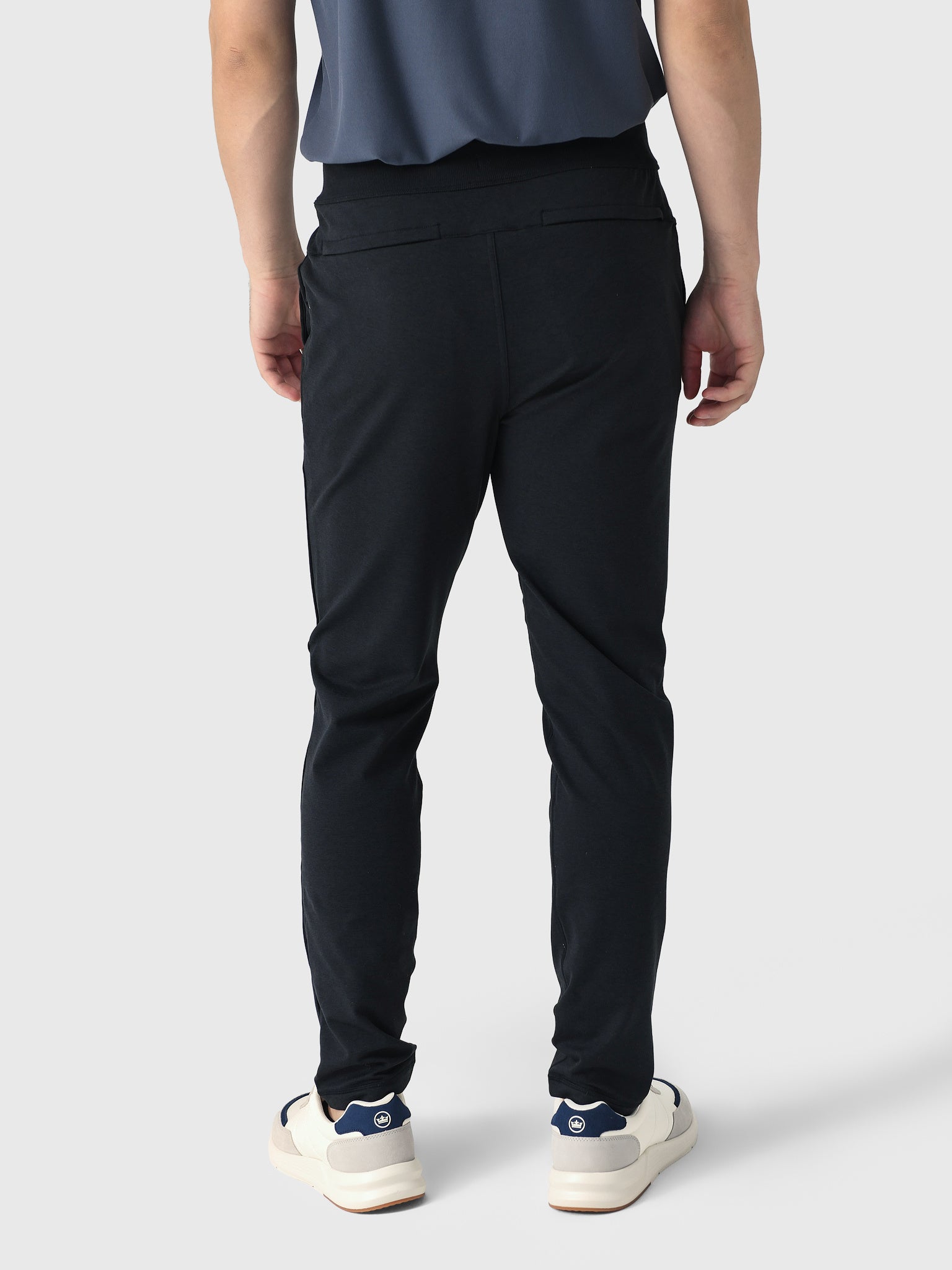 V435xBLACKHEATHER-alt3