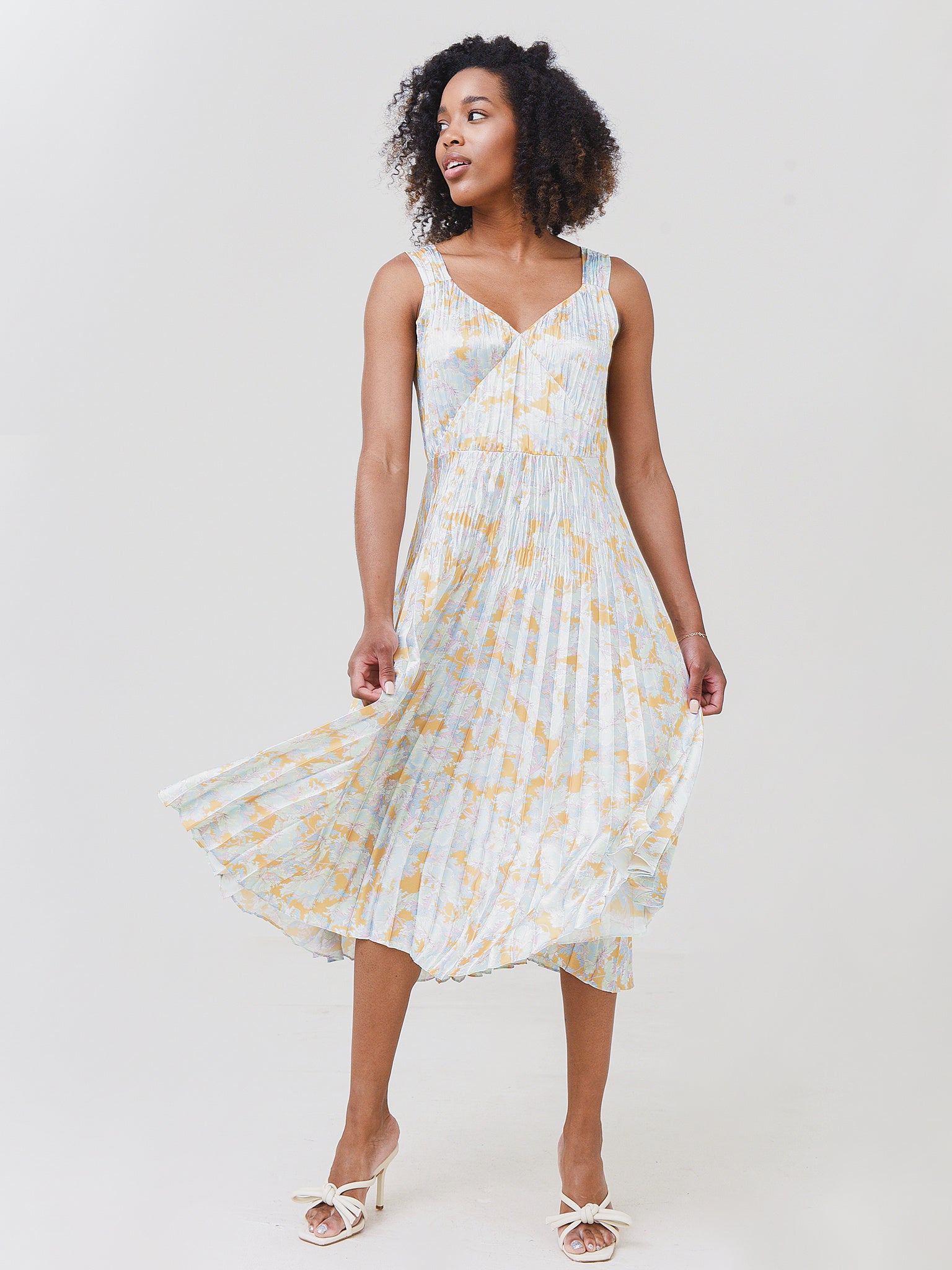 vince pleated dress Women's Lotus V-Neck Slip Size:ONE FREE SIZE:  FITS MOST S-L Esmeralda Maxi Dress Chocolate From Vince Camuto VM: Hamptons